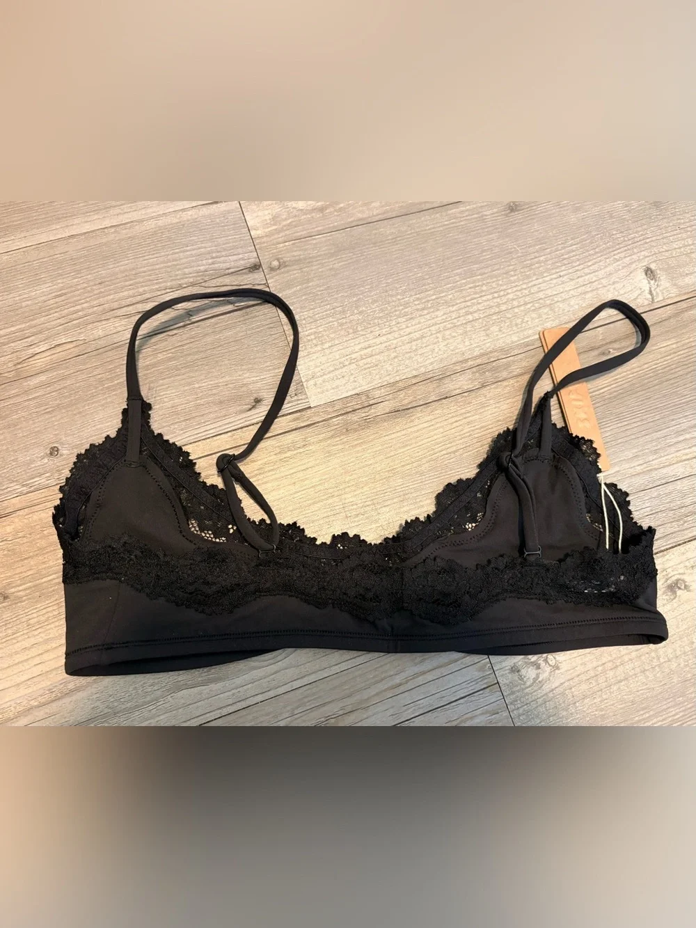 SKIMS Kim Kardashian Fits Everybody lace scoop bralette medium new with tags - Picture 2 of 4